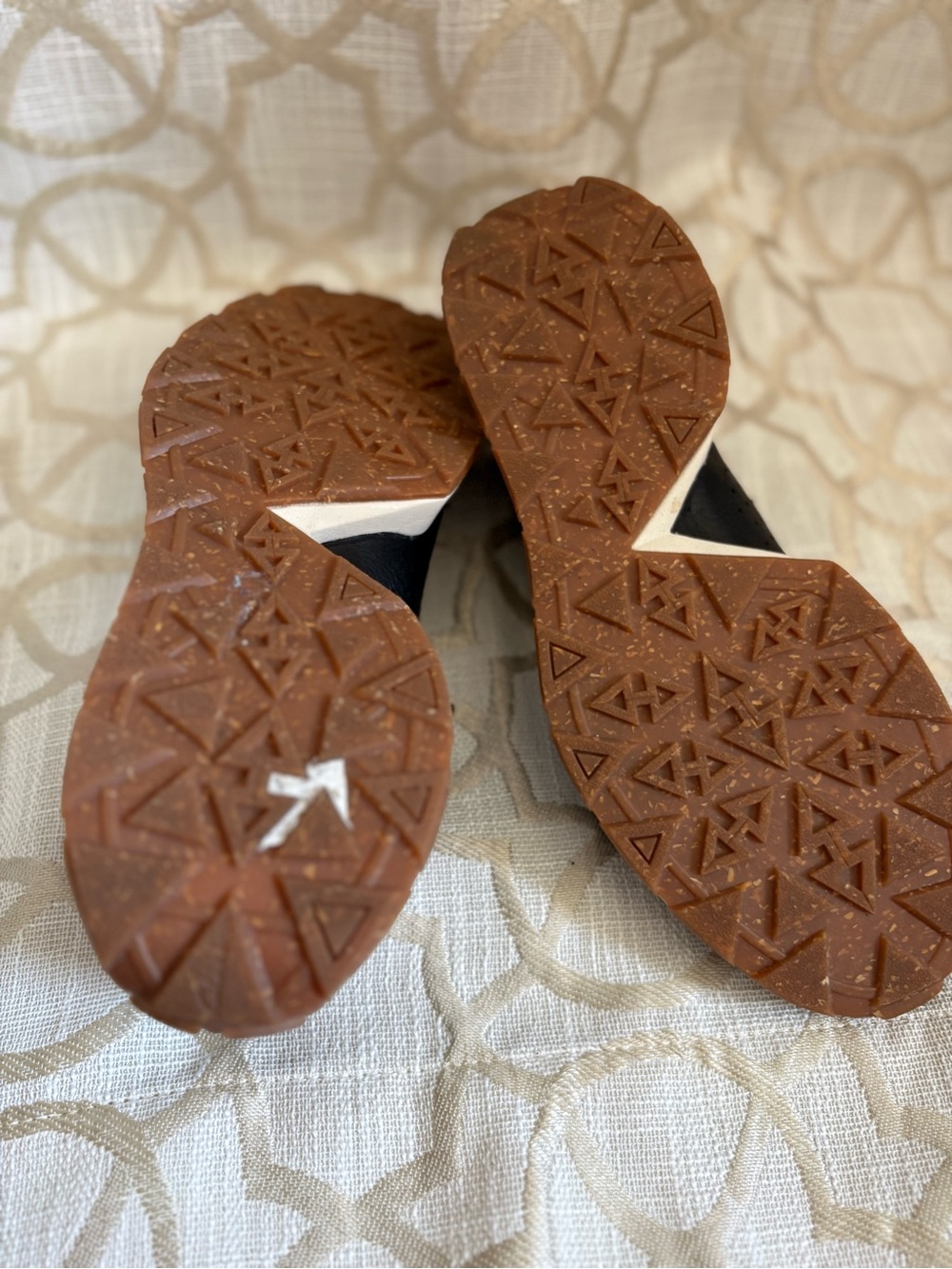Clarks Black Leather Lace-Up Women's Sneakers - Picture 6 of 7